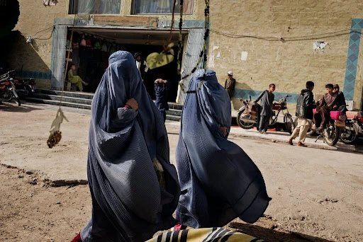 Taliban'dan kadınlara dizi yasağı